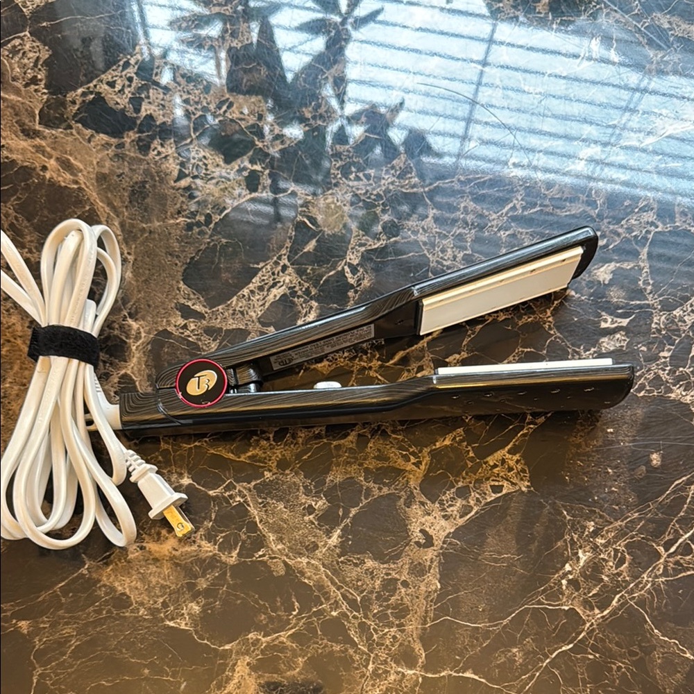 T3 Black Hair Straightener